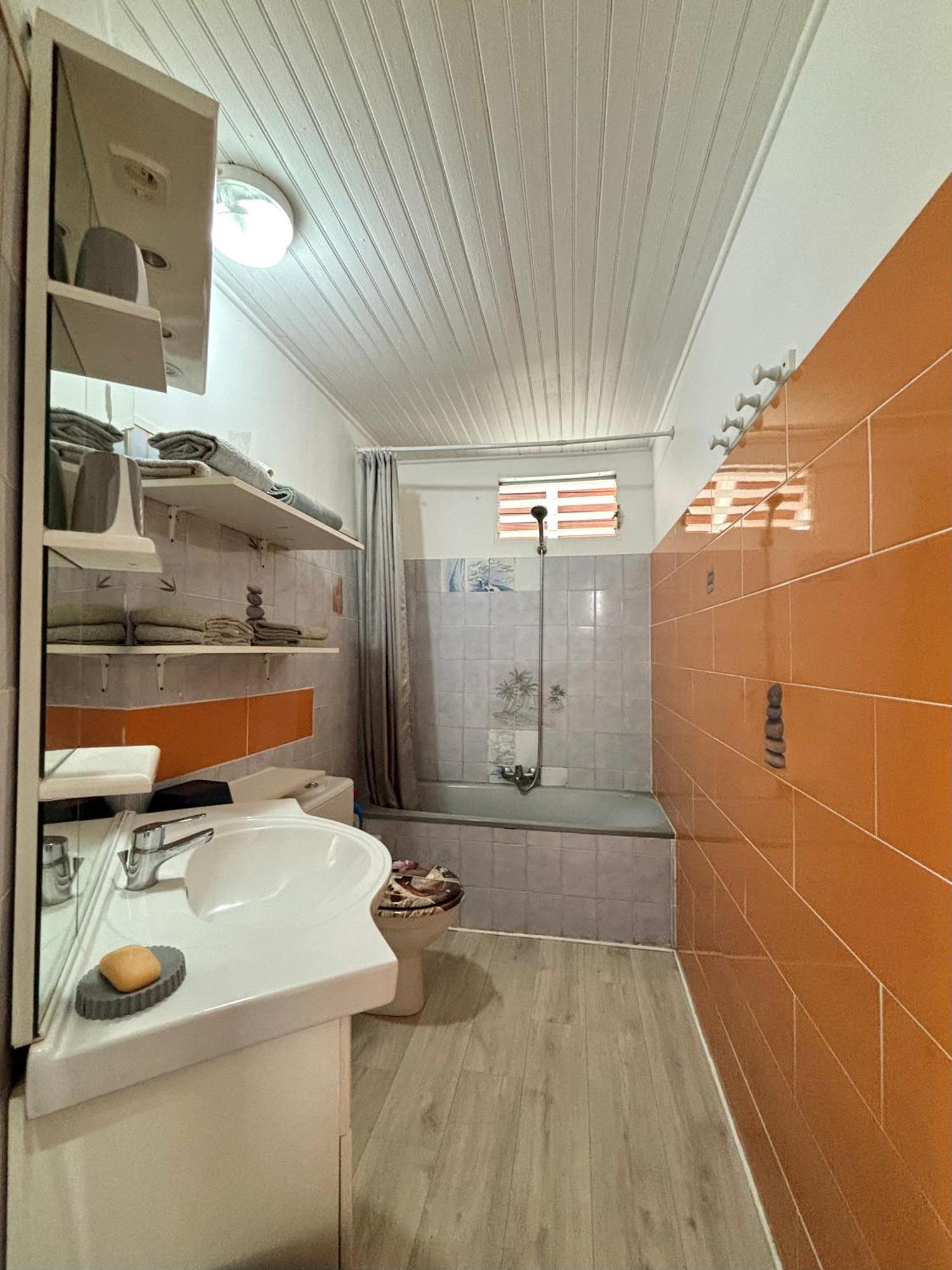 Le Nid De Lorhila - Jacuzzi, Piscine, Plage Sainte-Anne  Exterior photo